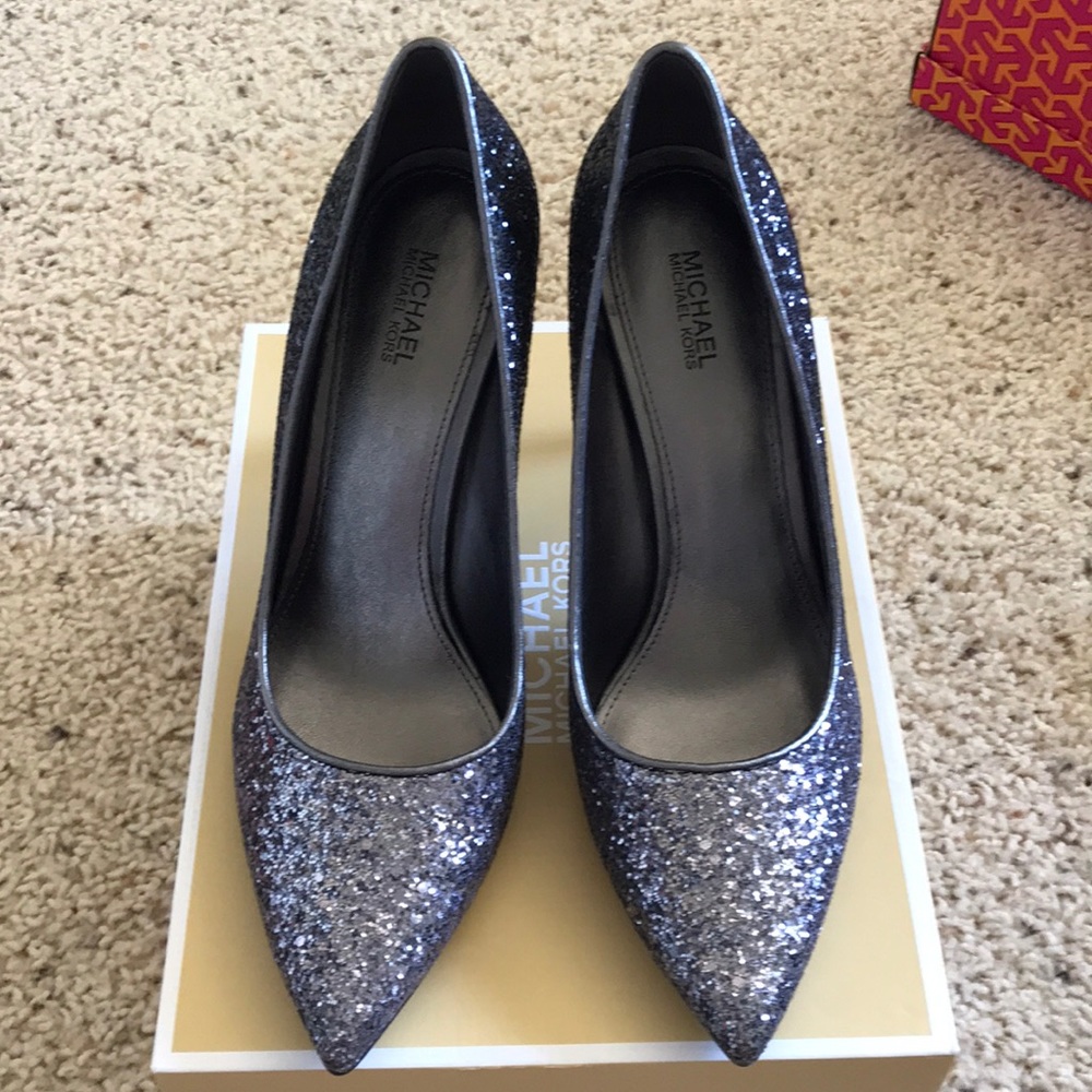 NWT Michael Kors heel